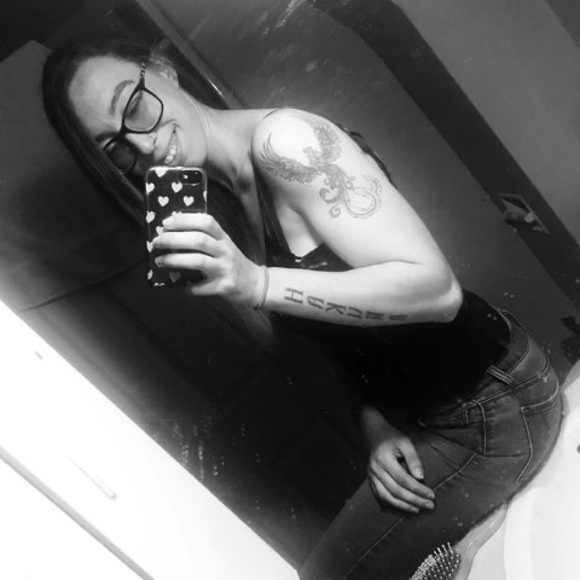 Meet your Posher, Elizabeth - Picture 1 of 1